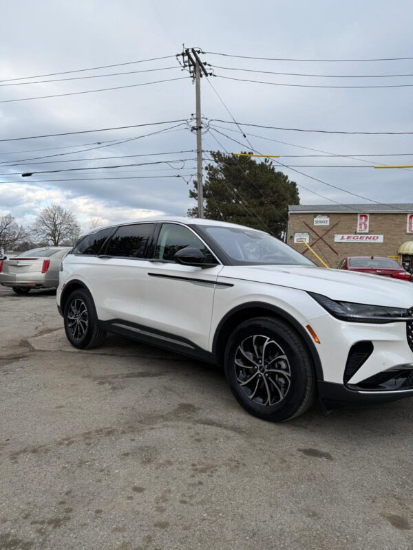 6 Lincoln Nautilus Premier